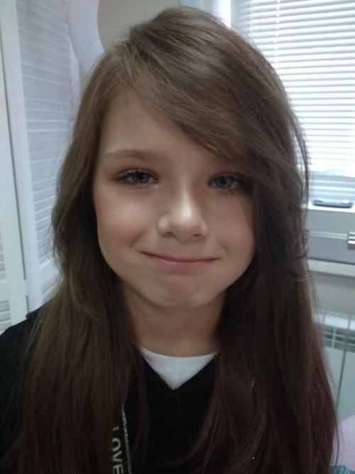 А вы знаете, что на каждой съемке у нас работает визажист - стилист! 02