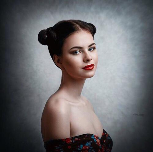 Дорогие девушки, предлагаю вам свои услуги профессионального визажиста, выполнение всех видов макияжа по доступным ценам. 04