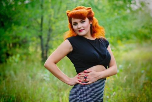 Любая причёска на ваш выбор за репост достанeтся случайному пользователю, подписавшемуся на сообщество Nufa стилист - прически и макияж в Омске. 02