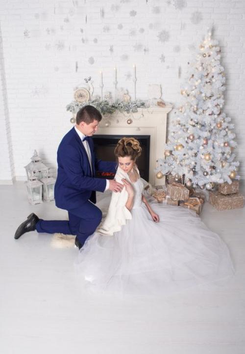 Для постановочной фотосъемки утра невесты нужна стройная девушка приятной внешности. 01