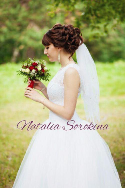 Дипломированный парикмахер - визажист, диплом международного уровня, опыт работы более 6 ти лет. 06