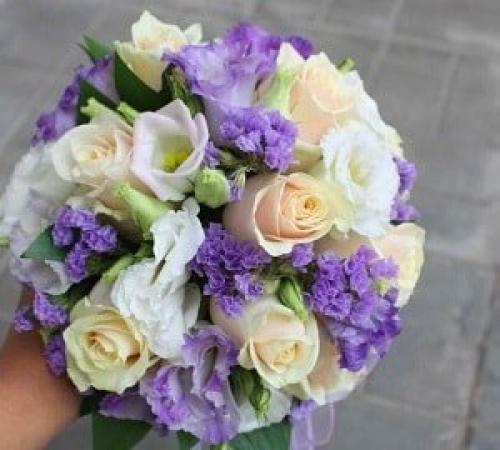 В образе невесты все должно быть безупречно: прическа, макияж, платье, фата и, конечно же, букет. 04