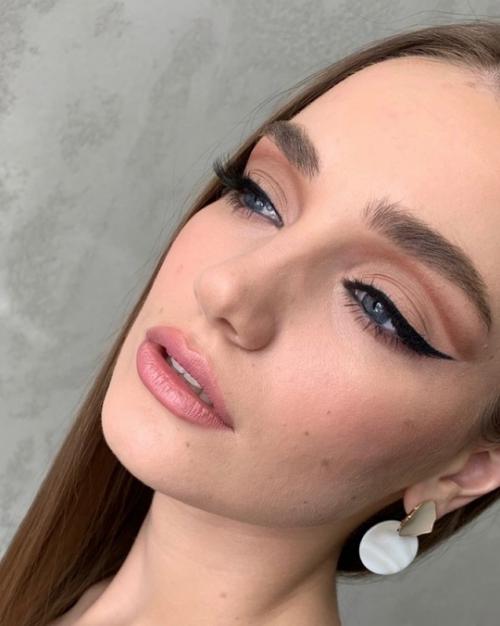 Визажист, стилист по прическам. 02