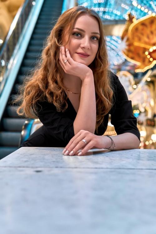 Фотосессия для знакомств - это отличный способ познакомиться с новыми людьми и привлечь внимание потенциальных партнеров. 03