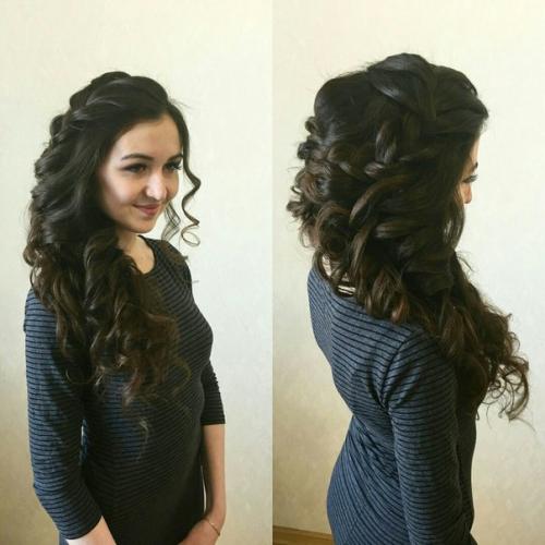 Я могу, предоставить любые услуги связанные с парикмахерским делом. 03