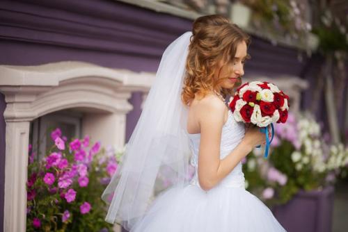 Дорогие невесты? Мы создаем прически любой сложности, профессиональный макияж для любого торжества. 06 Дорогие невесты? Мы создаем прически любой сложности, профессиональный макияж для любого торжества. 06