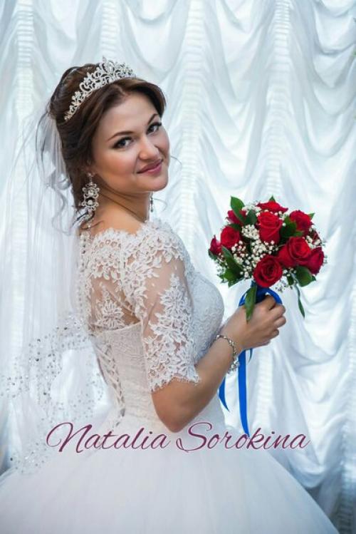 Дипломированный парикмахер - визажист, диплом международного уровня, опыт работы более 6 ти лет. 04