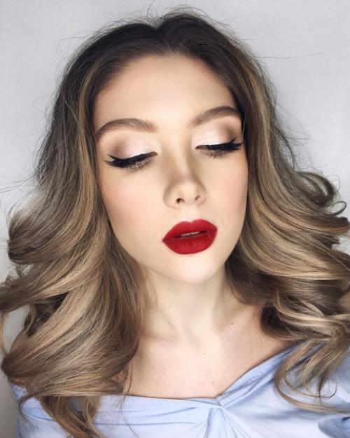 Дорогие красавицы?  Предлагаю вам свои услуги профессионального визажиста - стилиста по прическам. 05