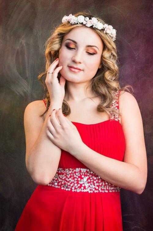 Дорогие девушки, приглашаю вас на макияж и локоны. 02