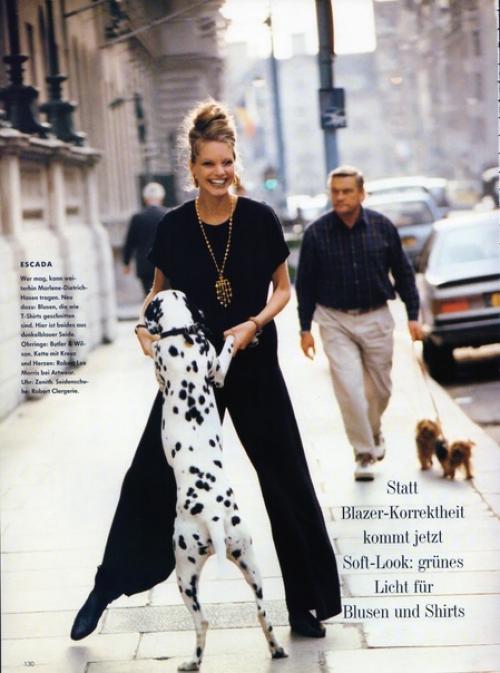 Модель Вера кокс в фотоистории Nicht Alltaglich для Vogue Германия, январь 1990 года. 03