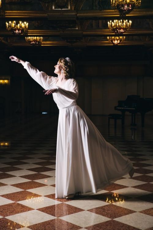 Команда Too Much создает уникальные фотопроекты и проводит стильные индивидуальные съемки. 01