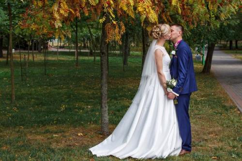 Дорогие невесты!  Открыта запись на свадебный сезон 2017! 06