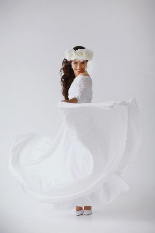 Дорогие невесты? Мы создаем прически любой сложности, профессиональный макияж для любого торжества. 04 Дорогие невесты? Мы создаем прически любой сложности, профессиональный макияж для любого торжества. 04