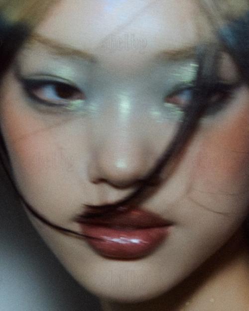 Ман цзохси (Man Zuo Xi), известная как Manzuoxi, - яркая модель из парижского агентства Oui Management. 01