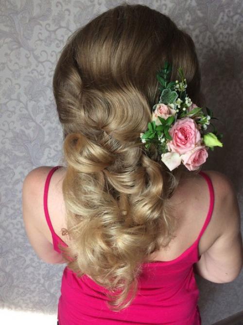 Я могу, предоставить любые услуги связанные с парикмахерским делом. 04