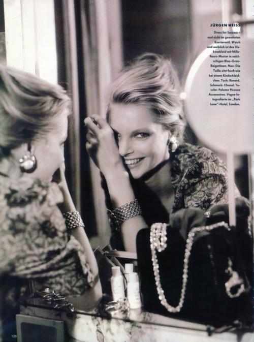 Модель Вера кокс в фотоистории Nicht Alltaglich для Vogue Германия, январь 1990 года. 04