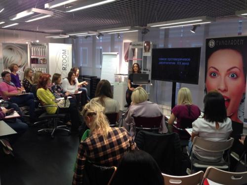 25 сентября в Laimalux Academy (г. Санкт-петербург) прошел мастер-класс тенденции моды осень - зима 2015/16 от школы стиля и макияжа Estetista. 02