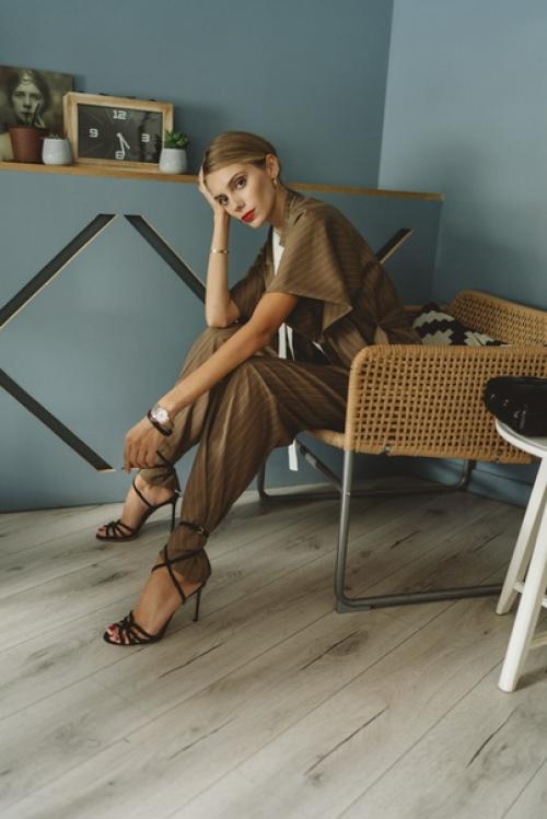 Ясмина Муратович в съёмке Hello. 02