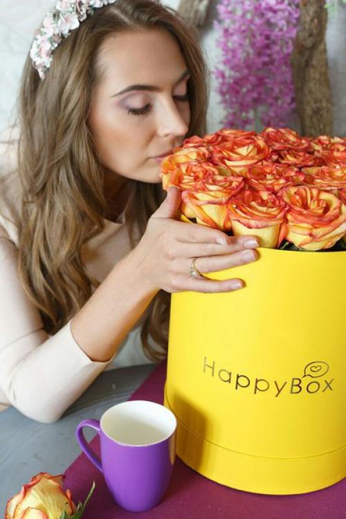 Подоспели чудесные фотографии с крайнего фотосета для цветочного салона Happy Box. 01