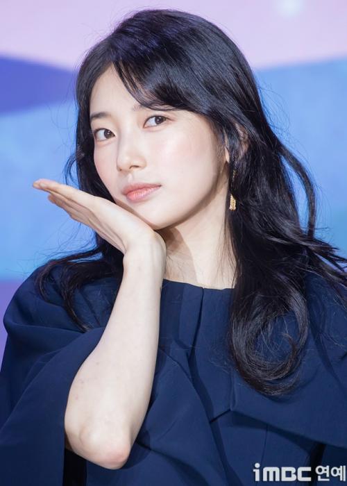 021025: думаю, что Сюзи больше идет без челки. 06 021025: думаю, что Сюзи больше идет без челки. 06