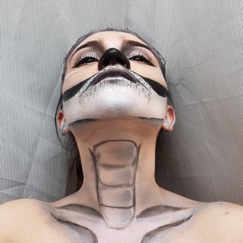 Готовлюсь к хеллоуину с Kryolan Russia. 03