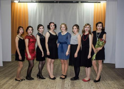 Мастера салона Мича Райда Аня, Людмила, лиана, надежда преображали девочек в 40- ые годы (макияж и прически. 01