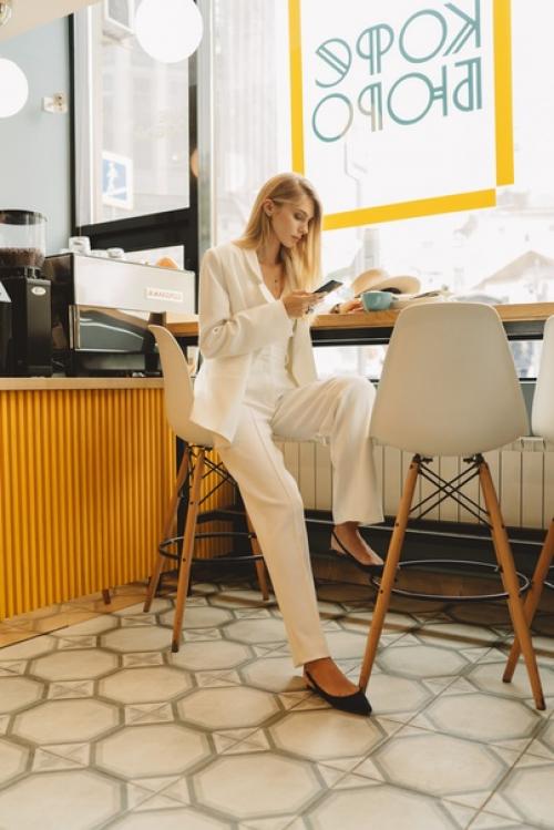 Ясмина Муратович в съёмке Hello. 03