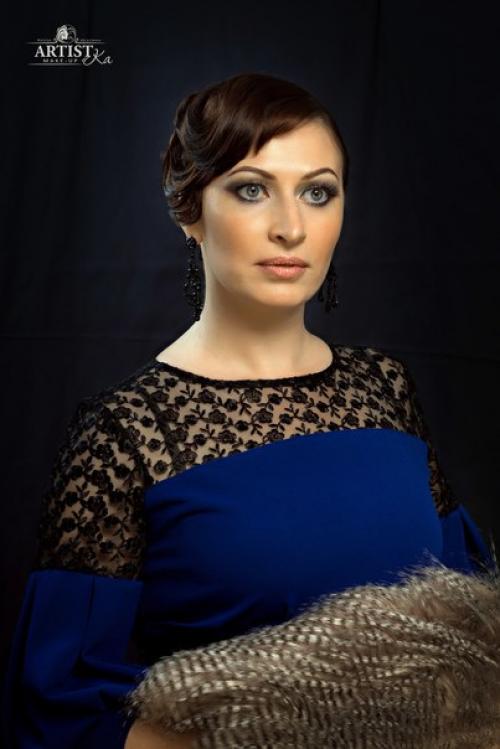 Знакомьтесь - Анна.  В этом проекте она примерила на себя необычный для нее образ. 03