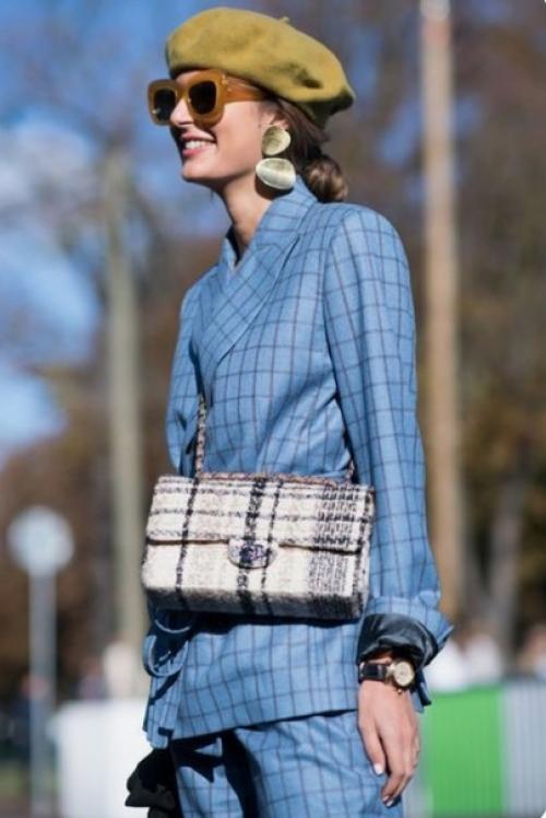 Берет идет практически всем, и, в отличие, от шляпы, его гораздо легче подобрать к своему типу лица и под собственные стилистические предпочтения. 02