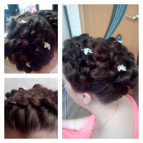 Здравствуйте, девчули!  Приглашаю всех желающих на преображение, делаю: - стрижки 200-500 р., - окрашивания от 450 р., - долговремен. 06