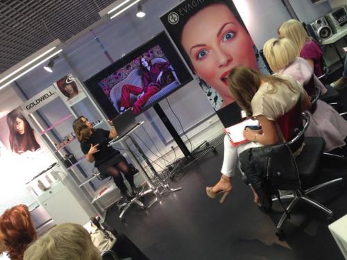 25 сентября в Laimalux Academy (г. Санкт-петербург) прошел мастер-класс тенденции моды осень - зима 2015/16 от школы стиля и макияжа Estetista. 03