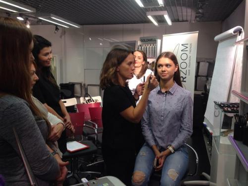 25 сентября в Laimalux Academy (г. Санкт-петербург) прошел мастер-класс тенденции моды осень - зима 2015/16 от школы стиля и макияжа Estetista. 07