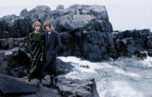 Shore Leave: Карли клосс и Дилан броснен в фотосессии Майкла дженссона для US Vogue November 2015. 07