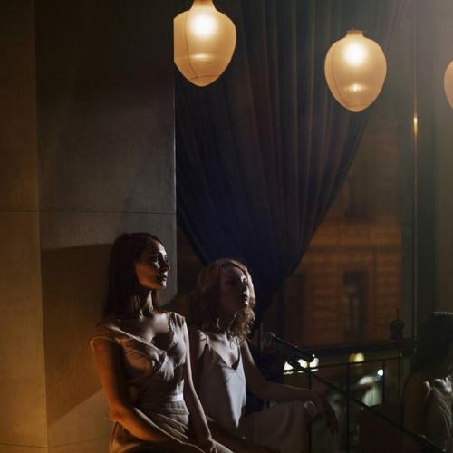 Нежные, прекрасные девушки из Sestrapetra доверили мне свою хрустальную красоту, а потом их хрустальные голоса доверились моим ушам. 05