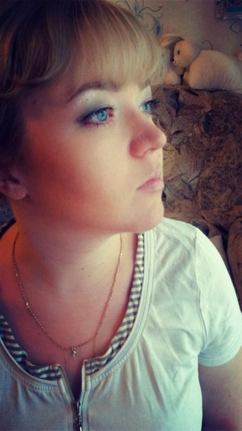 Здравствуйте. Предлагаю услуги визажиста - парикмахера. 03