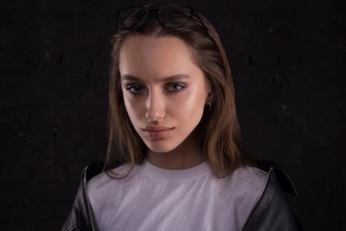 Всем привет?  Предлагаю услуги визажиста? 01