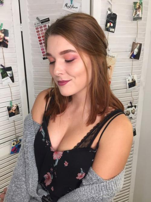 Всем привет?  Предлагаю услуги визажиста? 05