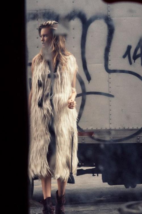 Behati: бехати принслу в фотосессии Хью липпе для So It Goes Magazine Fall/Winter 2015. 05