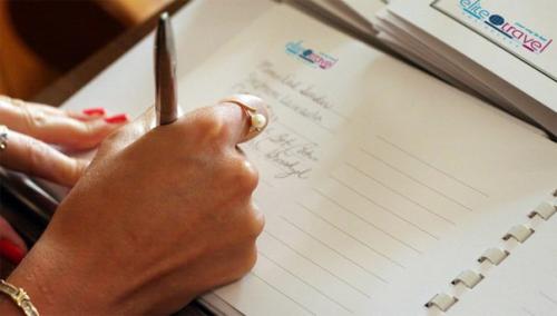 В вашей жизни свершился долгожданный момент - помолвка. 02