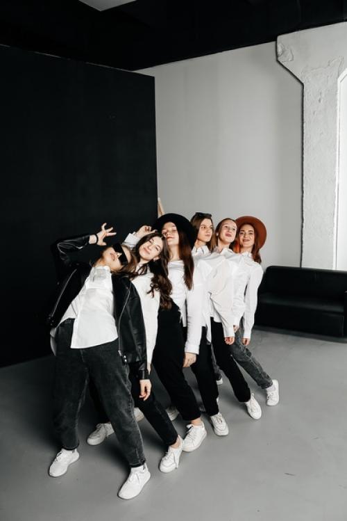 Ю - ХУ! У нас, к сожалению, таких крутых фоток не было, когда мы выпускались из 9 класса. 05 Ю - ХУ! У нас, к сожалению, таких крутых фоток не было, когда мы выпускались из 9 класса. 05