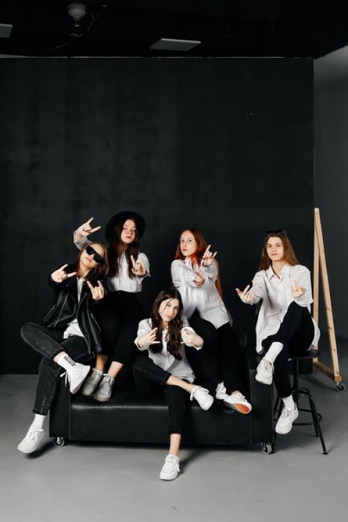 Ю - ХУ! У нас, к сожалению, таких крутых фоток не было, когда мы выпускались из 9 класса. 04 Ю - ХУ! У нас, к сожалению, таких крутых фоток не было, когда мы выпускались из 9 класса. 04