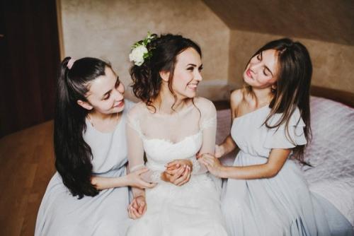 Всем молодожёнам хочется, чтобы день свадьбы прошёл без суеты и спешки, оставив после себя хорошие кадры. 01