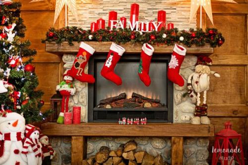 Девочки!  На новогоднюю фотосессию в студии лимонад осталось всего 2 свободных места! 02