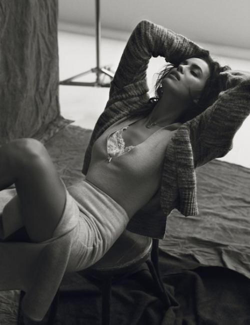 Ирина шейк в фотосессии Нормана джина роя для Harper's Bazaar Spain December 2015. 03