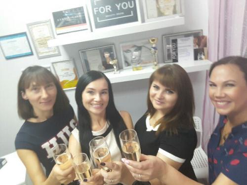 Милые девушки.  А возможно и молодые люди? 03