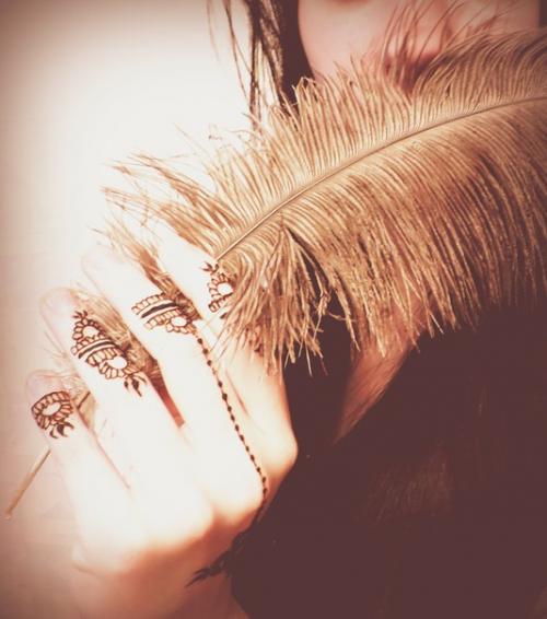 Нужны модели на мехенди ( рисунок хной), дневной, вечерний макияж и прически (при приобретении пакета услуг - небольшой фотосет в подарок). 02