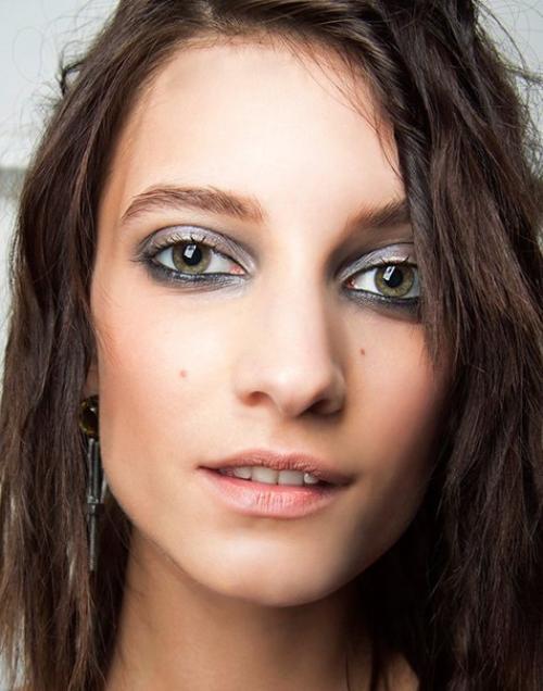 Не прижились, и слава богу: 10 самых странных бьюти - трендов в 2015. 02 Не прижились, и слава богу: 10 самых странных бьюти - трендов в 2015. 02