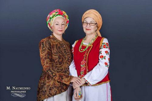 В Запорожье презентовали патриотический календарь с фотографиями бойцов и волонтеров. 02