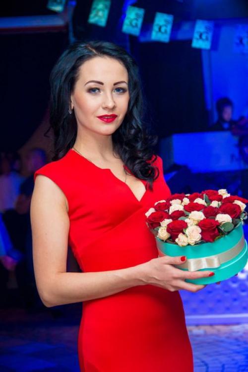 Что включает в себя услуга макияж на праздник? 08