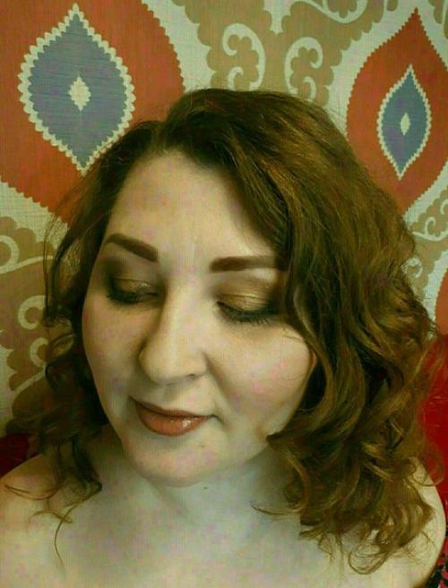 Внимание?  Милые, дорогие, любимые девушки в крайние денёчки этого года свободные места на макияж и укладку ждууут вас? 09